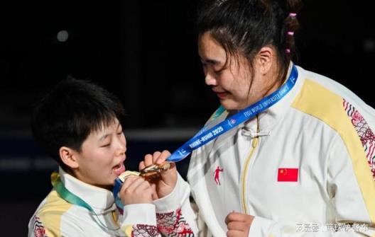 女篮世大运夺冠引争议？中国队登顶实力获认可：美国并非纸老虎