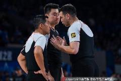 中国队外线表现亮眼 亚洲杯取开门红 “裁判外交”让沙特懵圈