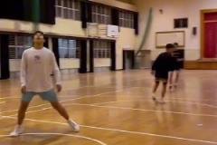 日本女生和男孩子打全场，这个幅度的动作真的太帅了！