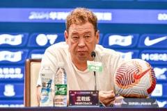 斯卢茨基：德比战队员无需动员，必将全力做好防守部署