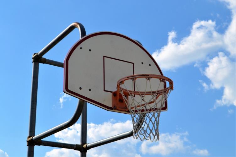 CBA季后赛八强对阵出炉：辽宁vs新疆、北京德比、广东vs山西、广厦vs青岛