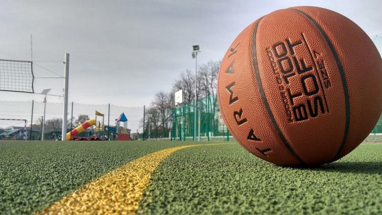 CBA季后赛辽宁vs新疆直播：齐麟、阿不都缺席