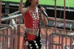 漂亮女孩子做领队太养眼！这妹儿上次来我这，咱就订婚了