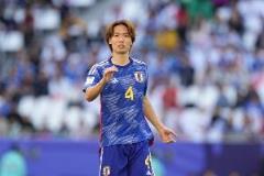 法尔克：拜仁关注日本中卫板仓滉，估值约1200万欧元