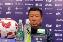 无可挑剔的团队运动！慢镜头看多特这粒进球，全是微操啊！