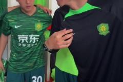 足球场上的魔术师！一起来回顾伊涅斯塔在场上的盘带与鬼魅传球