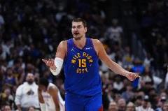 约基奇被雷霆防守限制，前NBA球员分析其进攻优势与局限