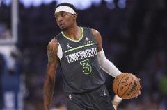 火力全开！麦克丹尼尔斯半场7投4砍11分2帽三分5中3